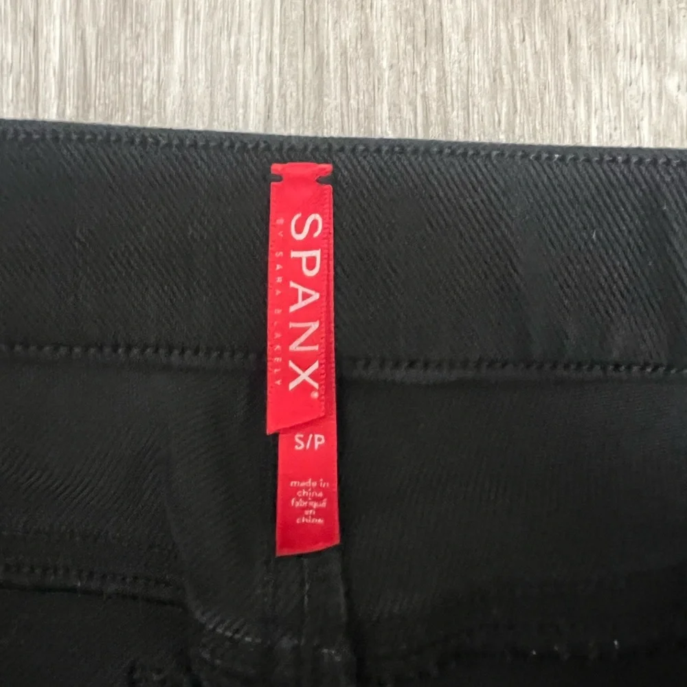 Spanx Pull-On Black Denim Jeggings size S (27)‎
